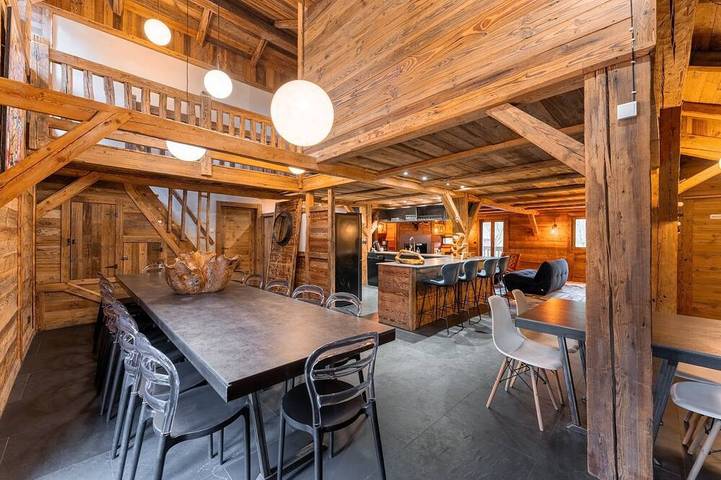 Chalet pour 32 personnes, avec jardin ainsi que sauna et jacuzzi à Abondance
