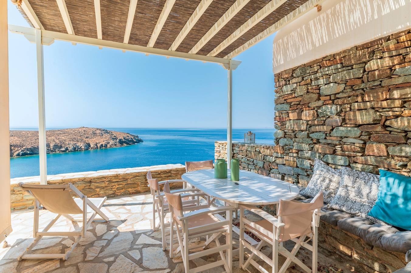 Apartment 'Sun Blooming' with Sea View, Wi-Fi and Air Conditioning in Tinos