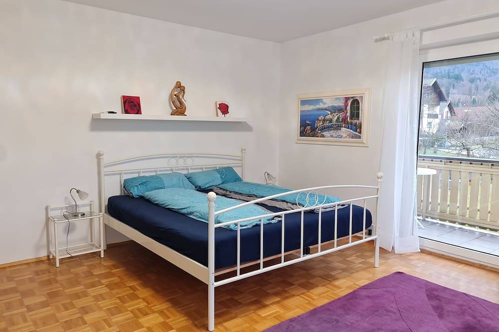 Apartamento inteiro, 2 vacation apartments for up to 10 people (+2 children's beds) in the Bavarian Forest Arber in Frauenau, Baviera Oriental