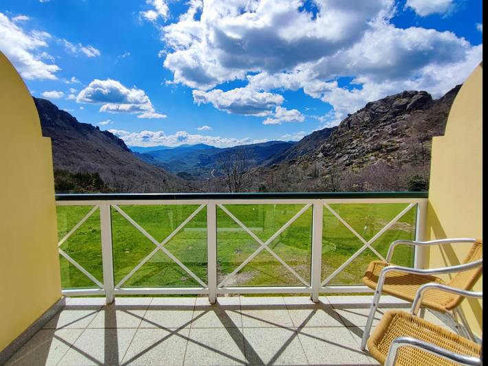 Hotel para 30 pessoas, com varanda/terraço em Melgaço