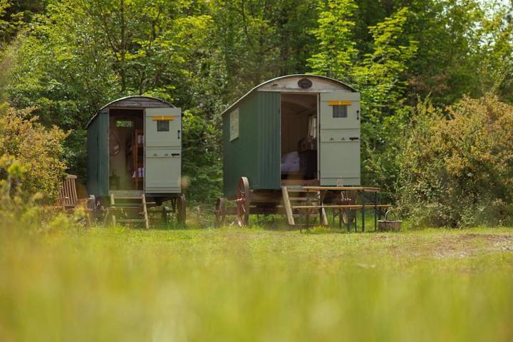Camping pour 4 personnes, avec vue et jardin