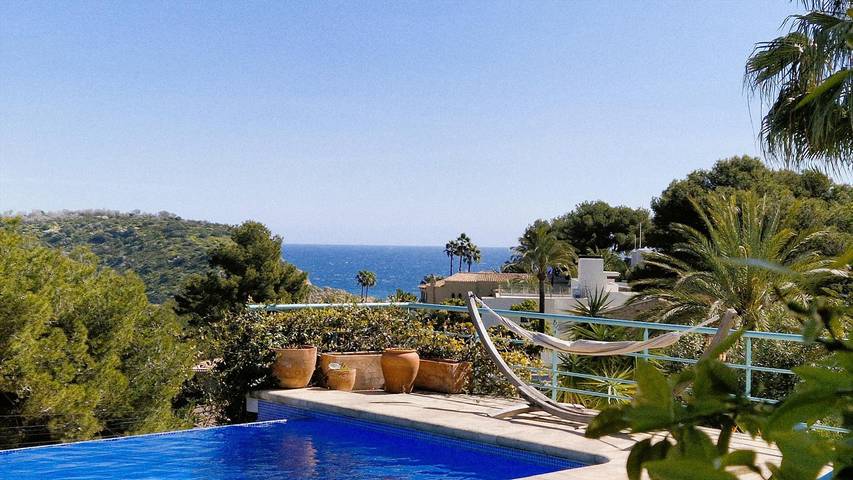 Ferienhaus für 8 Personen, mit Pool und Garten sowie Meerblick