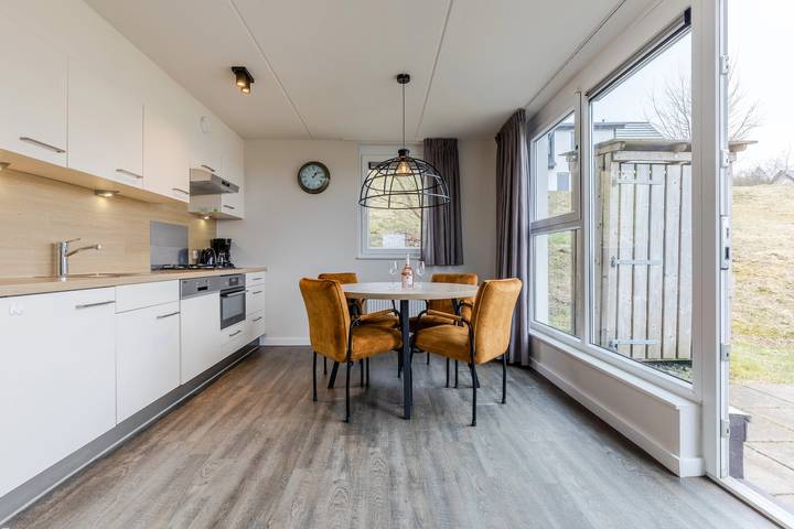 Bungalow für 4 Personen, mit Terrasse und Balkon/Terrasse im Sauerland - 4