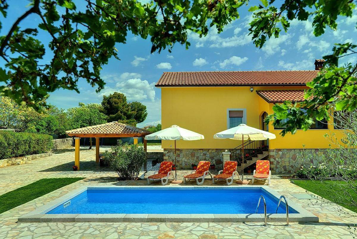 Ferienhaus mit Privatpool für 8 Personen ca. 100 qm in Juršići, Istrien (Binnenland von Istrien) in Jursici, Zentralistrien