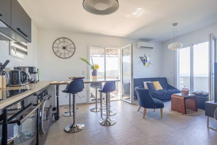 Appartement entier, A Casa Praoli - Coin de paradis, vue mer in Aregno, Région de Calvi