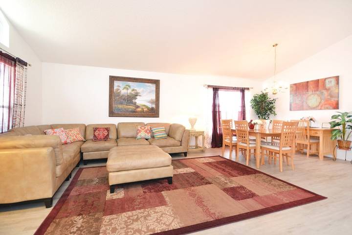 Vacation rental for 8 people, with terrace and pool in Haines City