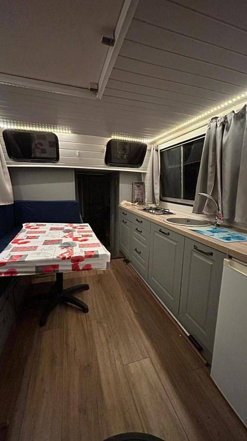 Bateau pour 3 personnes, avec vue sur le lac et vue, animaux acceptés en Bretagne - 4