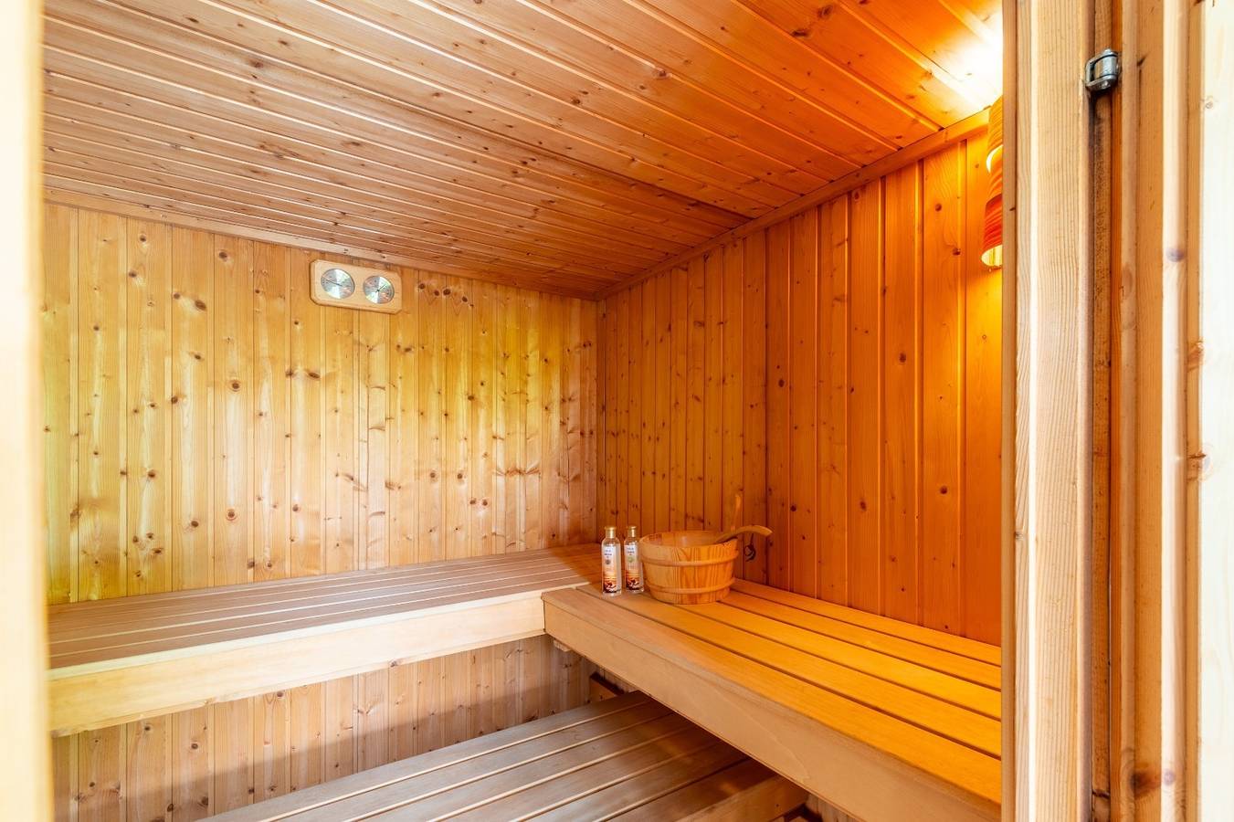 Le Mas Moon-Piscine-Sauna in Colonzelle, Région de nyons