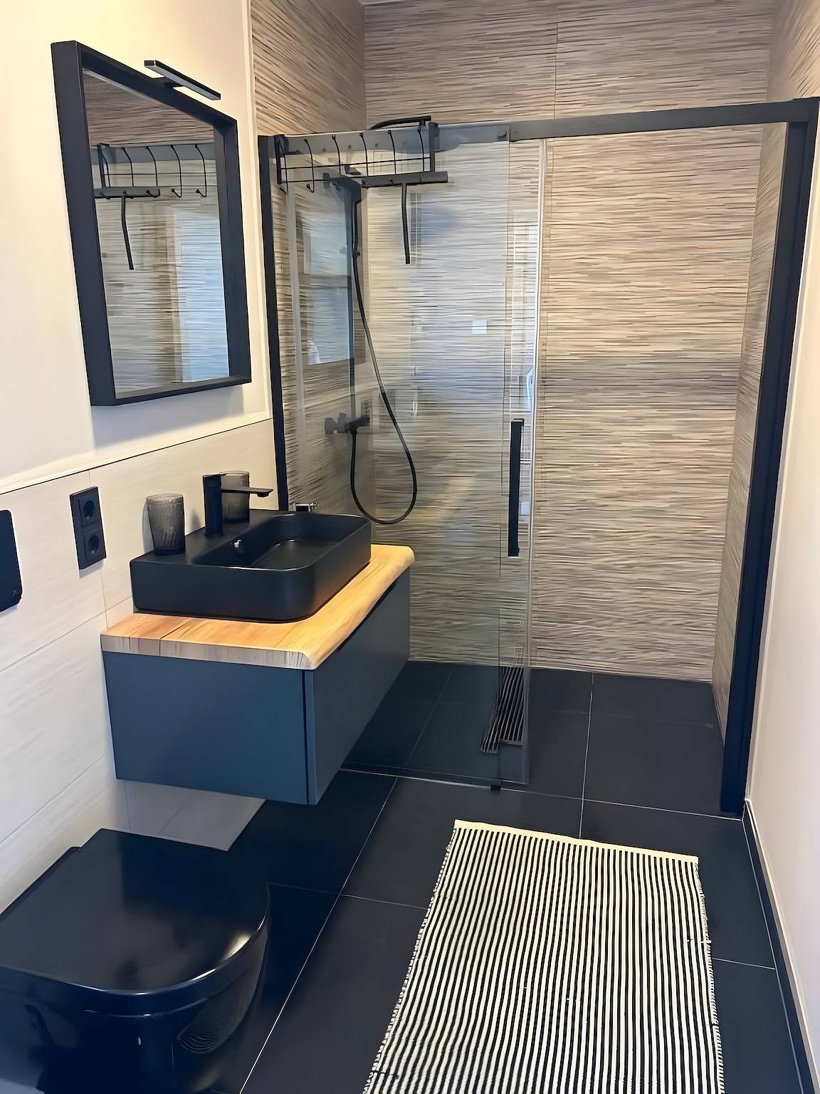 Ganze Wohnung, Apartment 'Ambiente 2' mit privater Terrasse und Wlan in Naumburg (Hessen), Hessisches Bergland