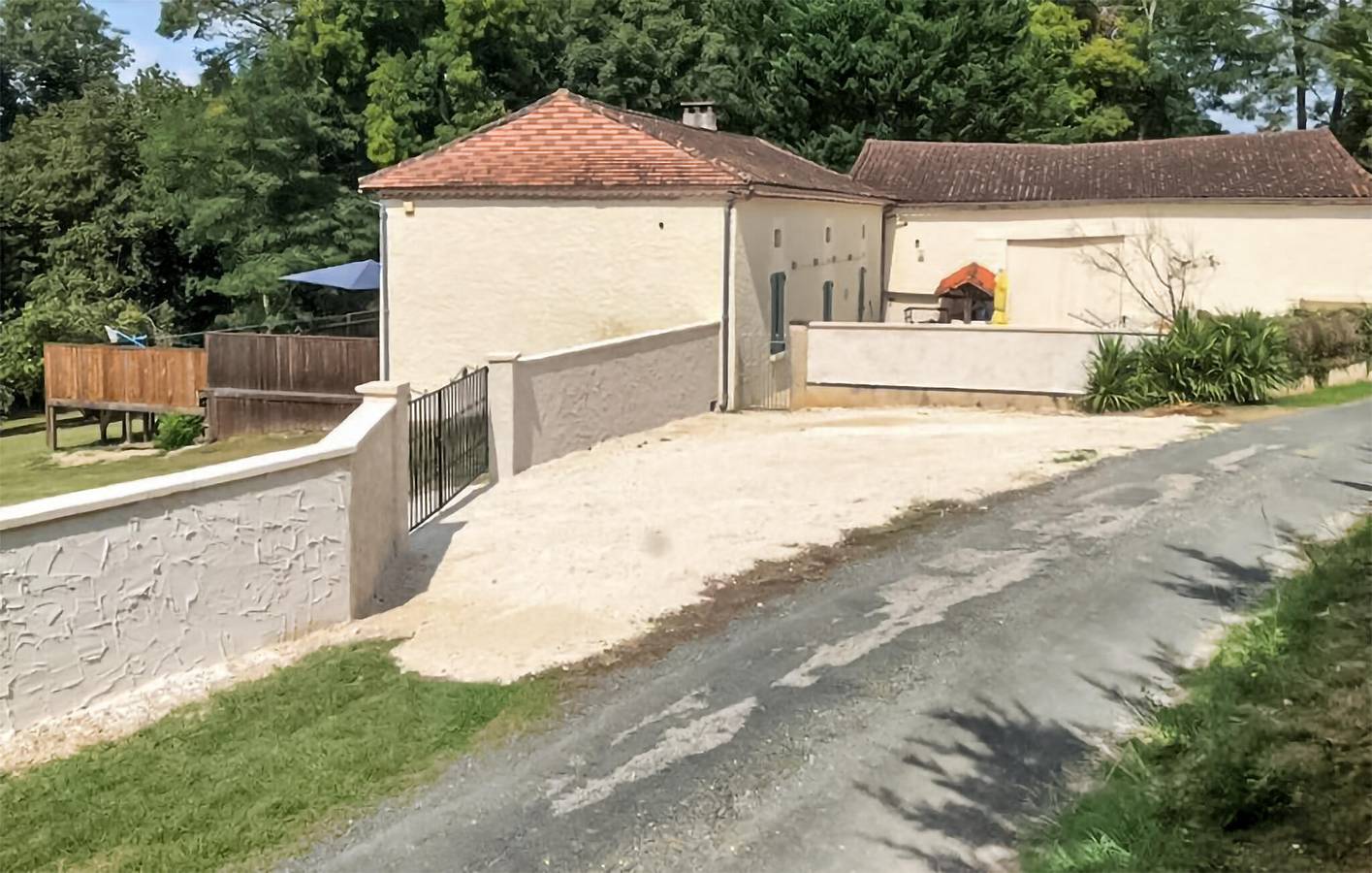 Appartement climatisé avec piscine et parking, à 1,5 km de la rivière in Périgord Blanc