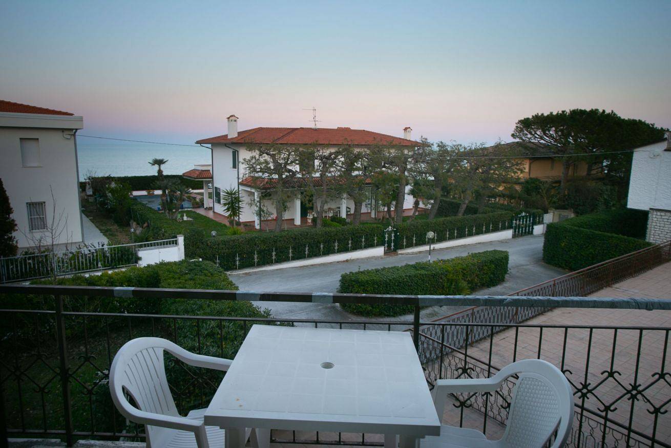 Appartamento intero, M087 - Marcelli, trilocale con terrazzo al residence Mareverde in Marcelli, Riviera del Conero