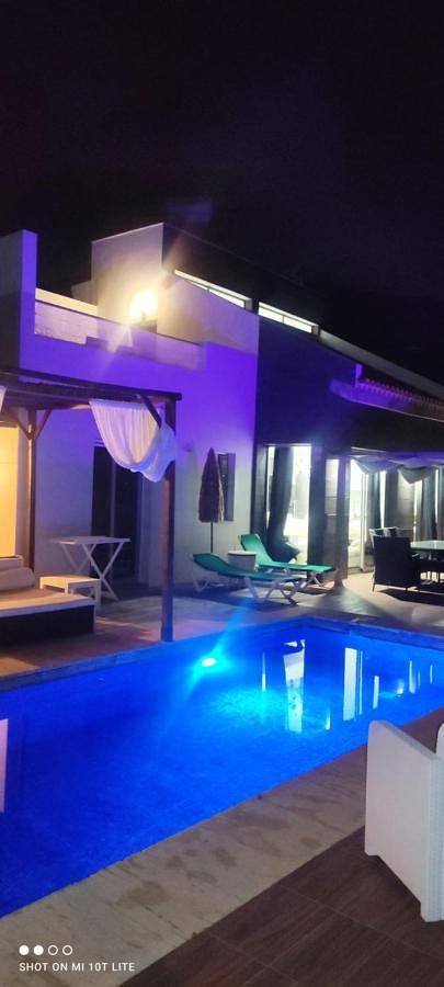 Luxury Villa Sea Views Heated Pool private jacuzzi wifi bbq parking tennis court in Candelaria, Tenerife Sur