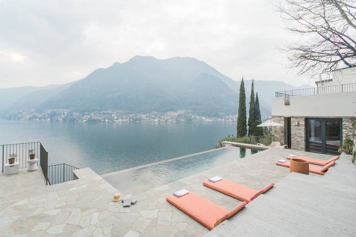 Ferienhaus für 10 Personen, mit Ausblick und Seeblick sowie Garten und Sauna