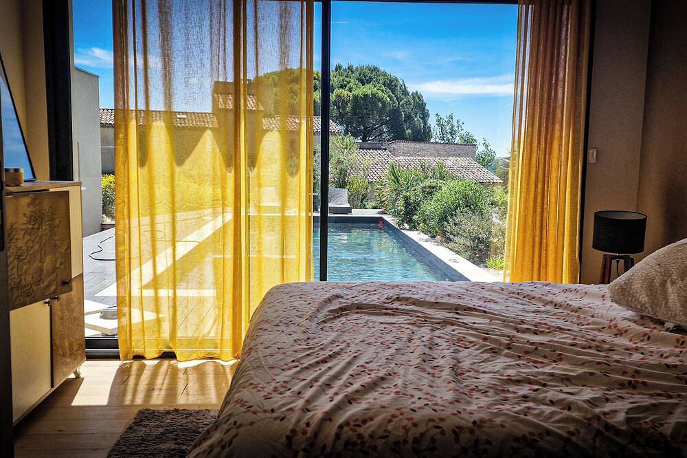 Villa de Pierrefeu, lavender and old stones in the heart of the Luberon in Reillanne, Regionaler Naturpark Luberon