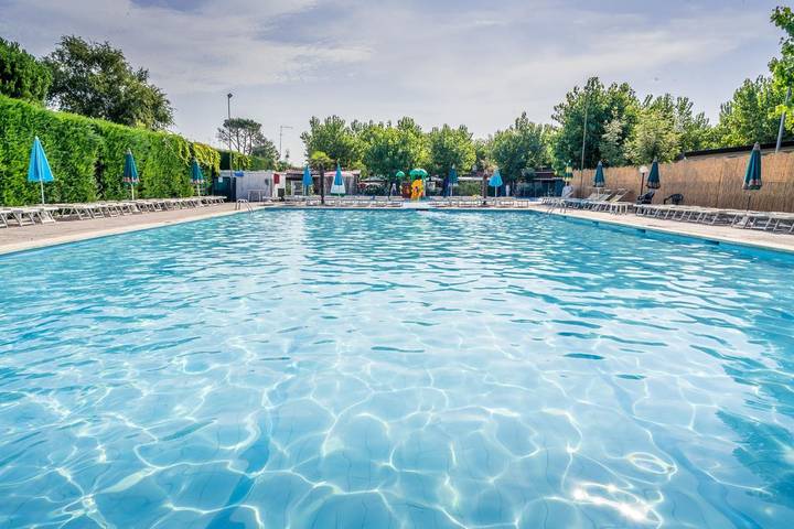 Resort per 6 persone, con Piscina per bambini e Piscina sulla Riviera Romagnola