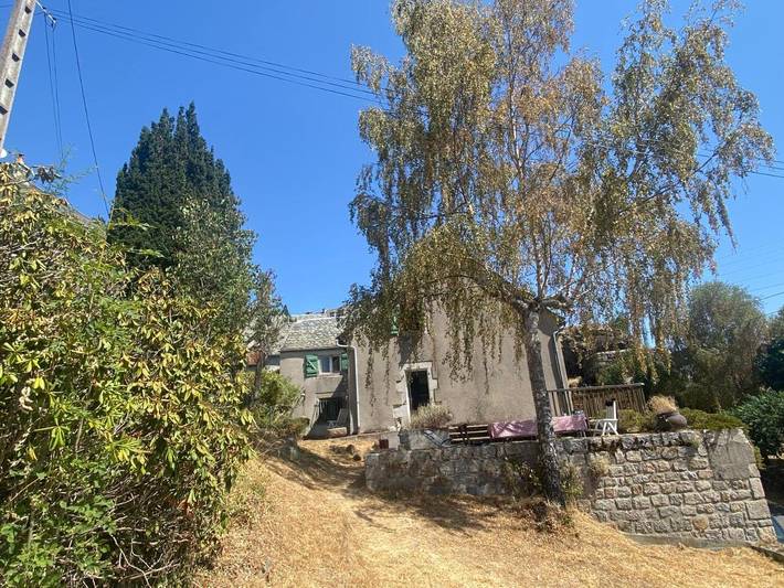 Location de vacances pour 10 personnes, avec Balcon et Terrasse ainsi que Jardin et Vue à Saint-Urcize