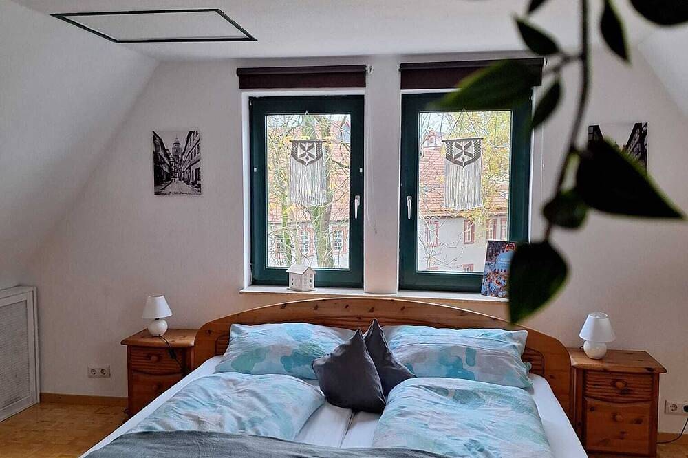 Ganze Wohnung, Ferienwohnung Altstadtblick - zentral gelegen in der Fachwerkstadt mit Balkon in Alsfeld, Vogelsberg Region