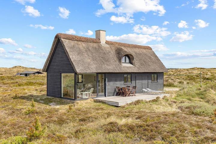 Villa für 4 Personen, mit Balkon/Terrasse und Ausblick in Henne Strand