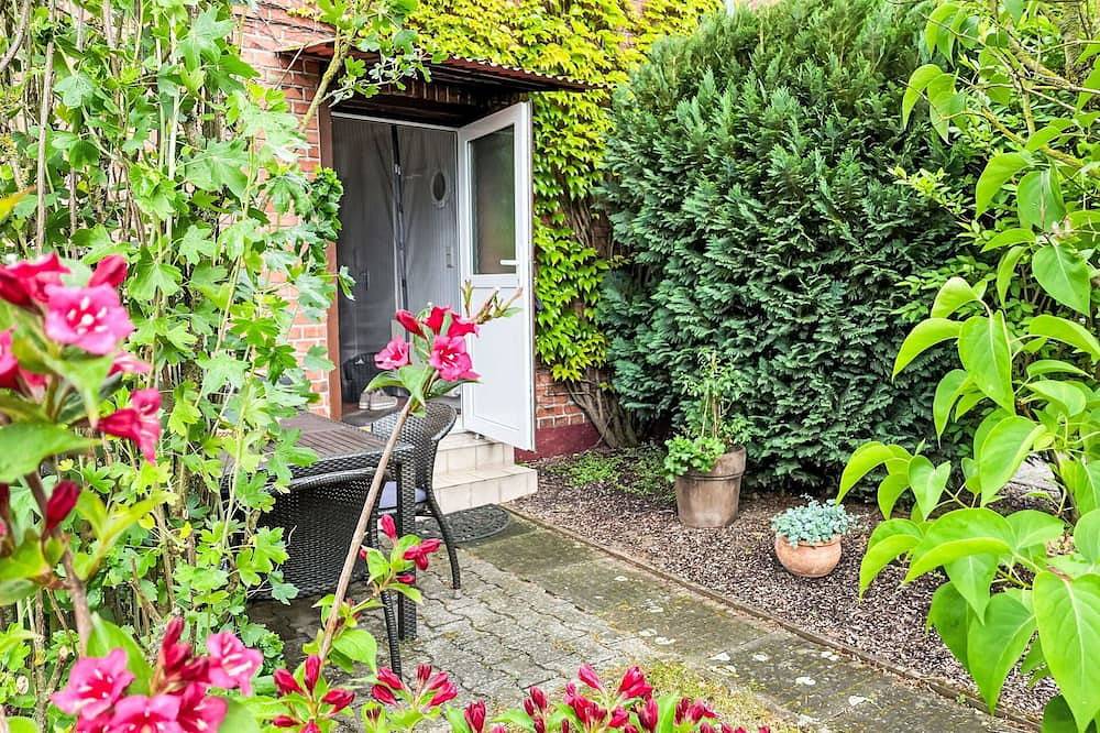 Schönes alleinstehendes Ferienhaus für 2 Gäste mit  W-Lan, Tv, Terrasse und Parkplatz in Buchholz, Müritz