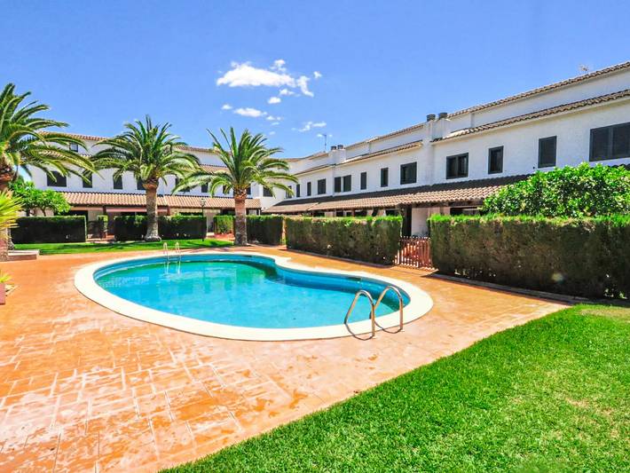 Villa for 7 people, with garden and pool, with pets in Cambrils