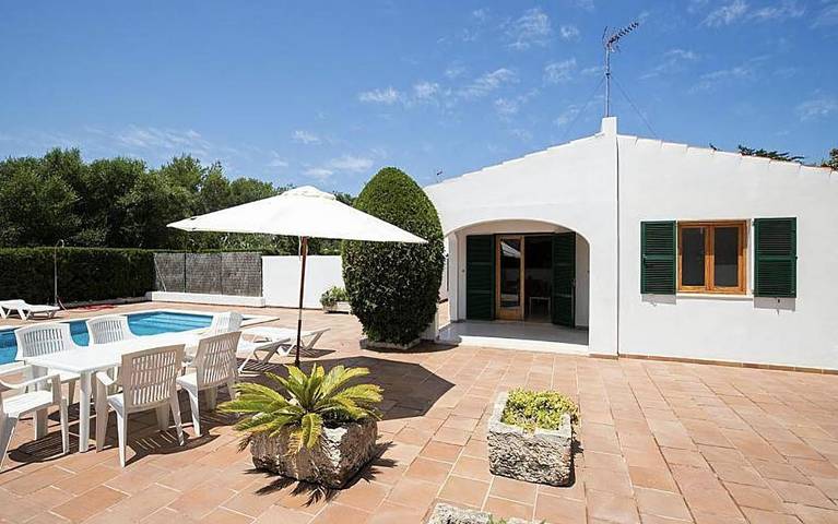 Apartamento para 6 personas, con Terraza además de Jardín y Piscina en Cala en Blanes