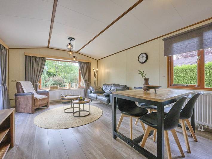 Chalet mit Whirlwanne auf der Veluwe in Veluwe