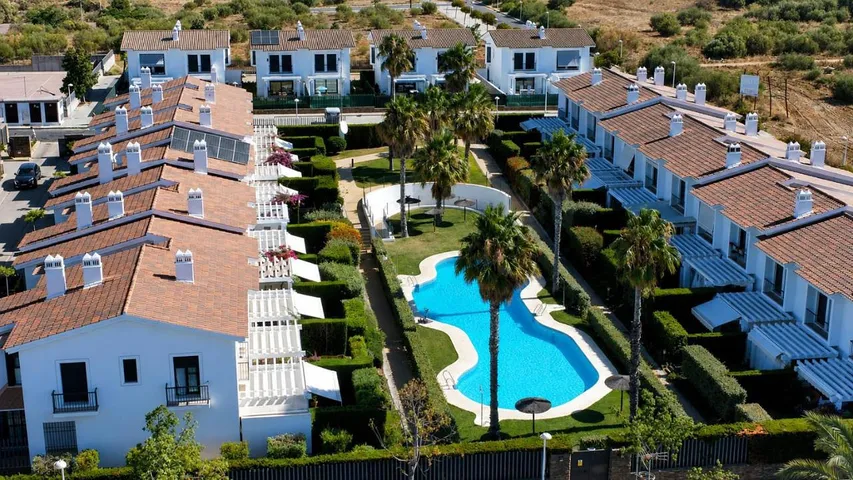 Holiday home for 9 people, with view and pool as well as garden - 1