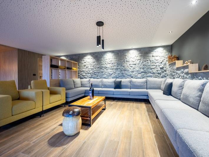 Location de vacances pour 24 personnes, avec jardin ainsi que sauna et terrasse, adapté aux familles dans Odeigne - 4