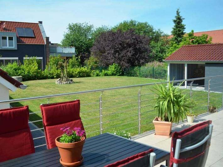 Ferienwohnung für 5 Personen, mit Terrasse und Garten in Leer - 2