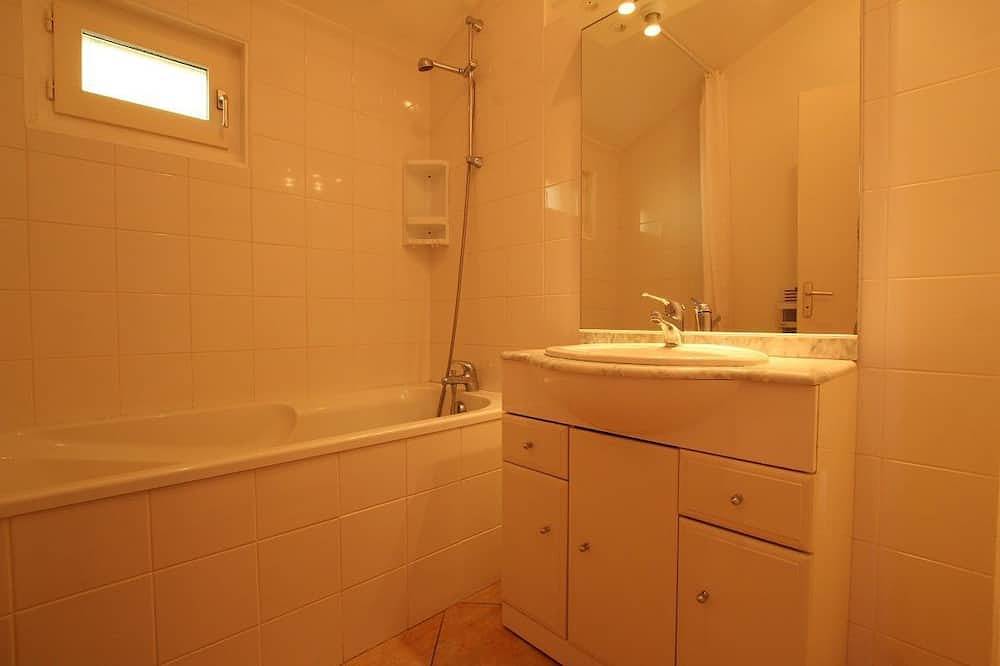 Self-catering cottage in a beautiful Haute-Loire village: Haut-Allier gorges. in Langeac, Alto Loira