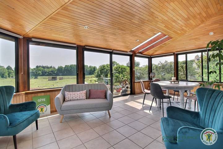 Gîte pour 8 personnes, avec piscine ainsi que terrasse et jardin à Pléhédel - 4