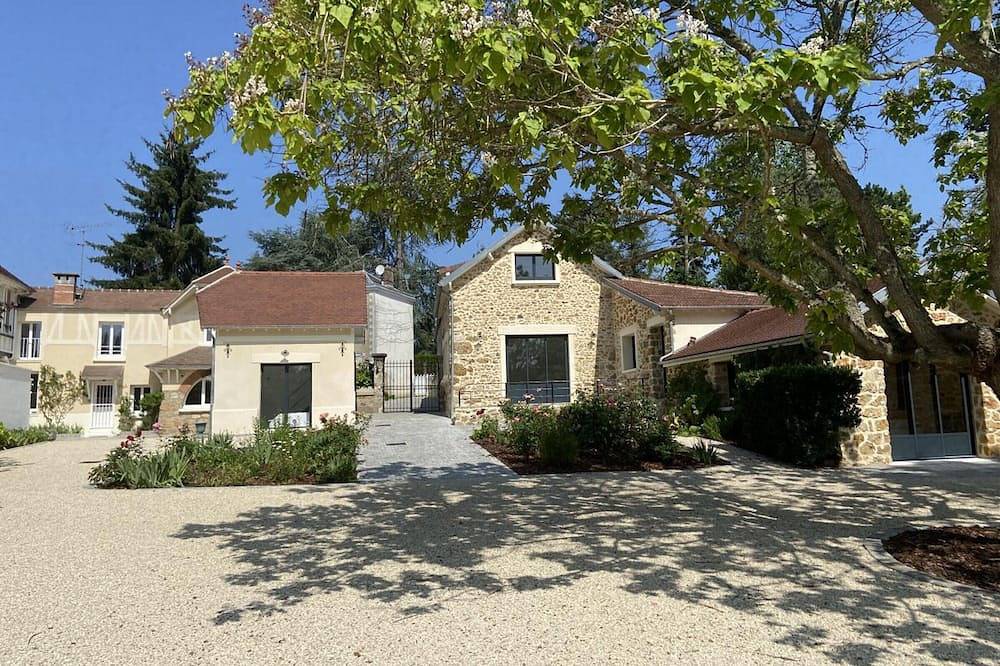 3 Gîtes de Charme avec Parc Arboré, Proche Paris in Senlisse, Parc naturel régional de la Haute Vallée de Chevreuse