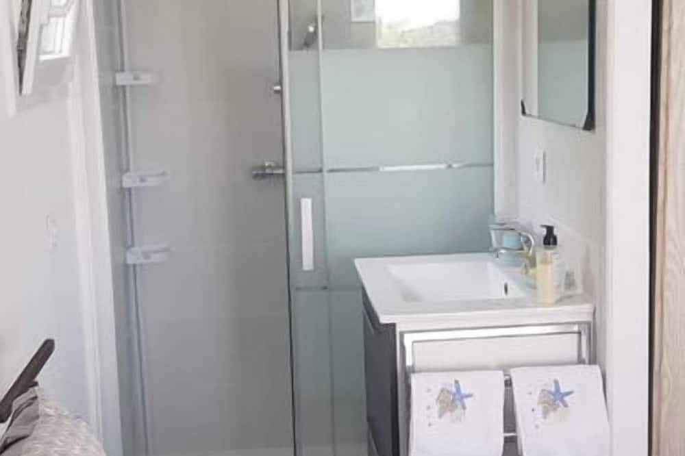 Apartamento entero, Apartamento con piscina y magníficas vistas en el sur de Francia. in Saint-Chamas, Istres region
