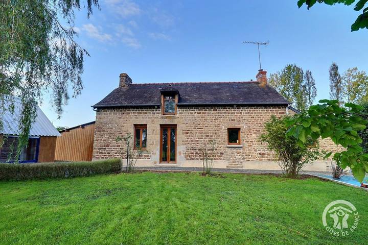 Gîte pour 7 personnes, avec Terrasse et Jardin à Mézières-sur-Couesnon