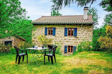 Gîte pour 4 personnes, avec jardin, animaux acceptés à Vielprat