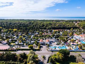 Camping pour 4 personnes, avec piscine et terrasse à Saint-Jean-de-Monts