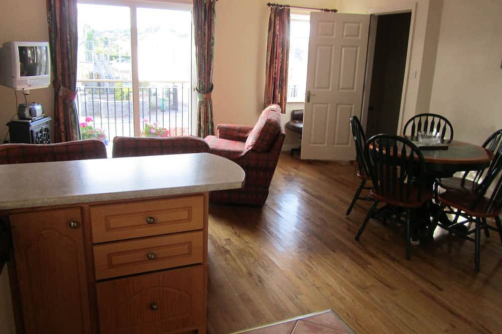 Ganze Wohnung, Stadthaus im Dorf Salthill nahe der Küste. in Irland