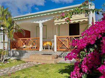 Gîte pour 4 personnes, avec jardin et vue, animaux acceptés à La Désirade (île)