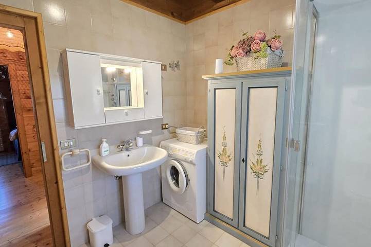 Gîte pour 5 personnes, avec jardin et balcon à Arta Terme - 4