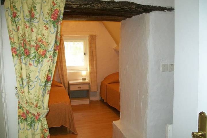 Gîte pour 4 personnes, avec jardin ainsi que piscine et terrasse à Audrix - 2