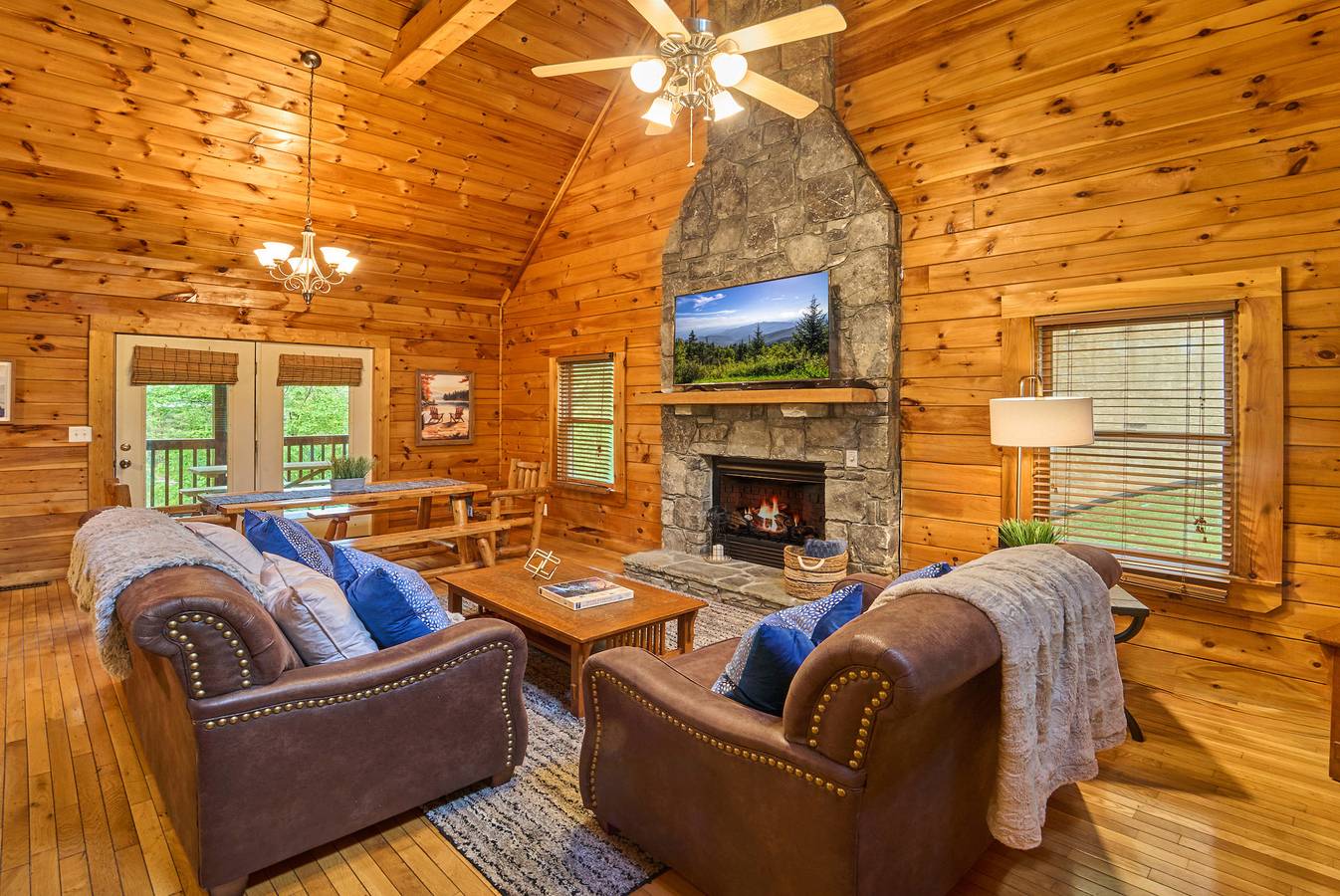 Entire studio, Mountain Escape: Book Now! in Pigeon Forge, Sevier County