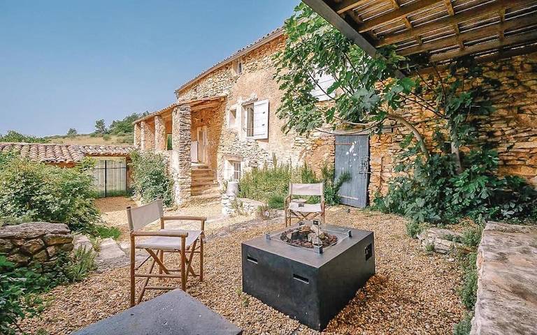 Location de vacances pour 19 personnes, avec vue ainsi que piscine et jardin, animaux acceptés à Simiane-la-Rotonde - 4