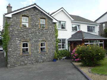 Holiday letting for 2 people, with terrace and garden in Sligo