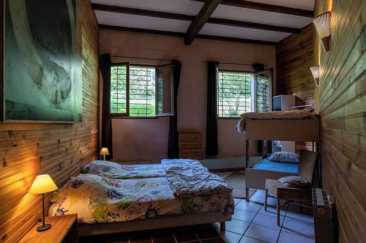 Gîte pour 13 personnes, avec terrasse ainsi que jardin et piscine à Camarade (Ariège) - 3