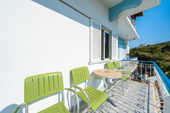 Apartment for 5 people, with garden and balcony in Parga