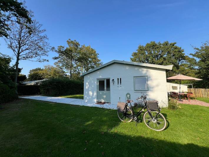 Bungalow voor 6 personen, met balkon/terras en terras in Oostkapelle