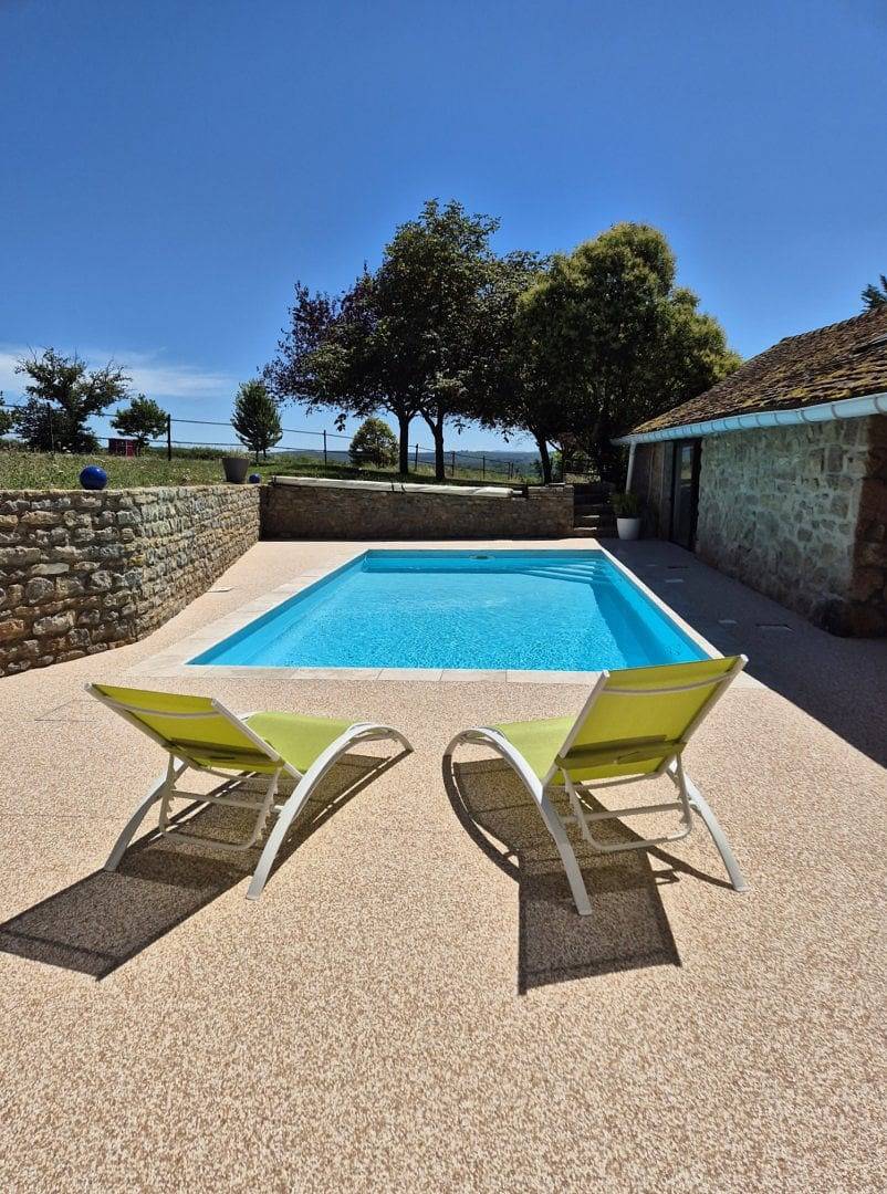 Domaine des Hugaux - Charles Baudelaire in Chevagny-sur-Guye, Charolles region