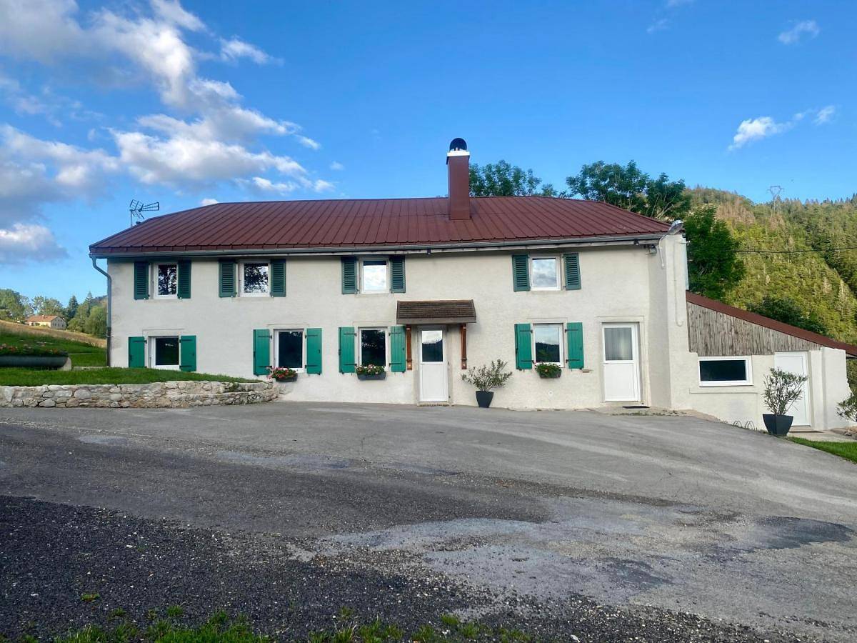 Five-Bedroom House in Septmoncel Les Molunes, Parc naturel régional du Haut-Jura