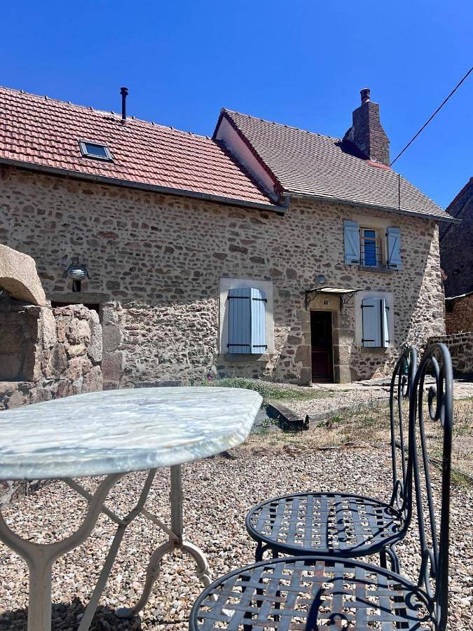 Location de vacances pour 10 personnes, avec Terrasse et Jardin dans Bussière-Dunoise