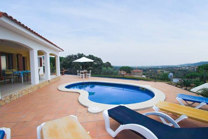 Casa rural para 6 personas, con Terraza en La Bisbal del Ampurdán - 2